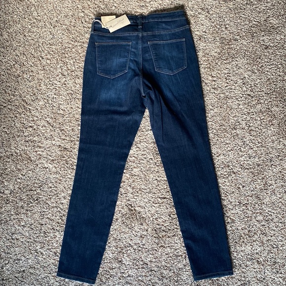 Brand new Universal Thread Jeans - Picture 3 of 5